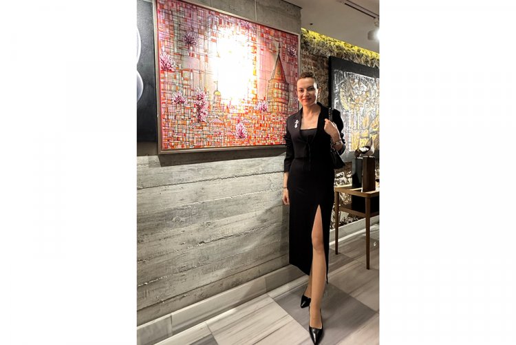 Prof. Dr. Reyhan Uludağ'ın Eserleri Camhane Art Gallery'de Sergileniyor